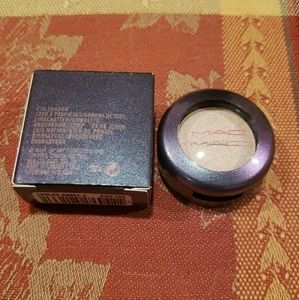 MAC Frost Eyeshadow in Dust Off HTF
